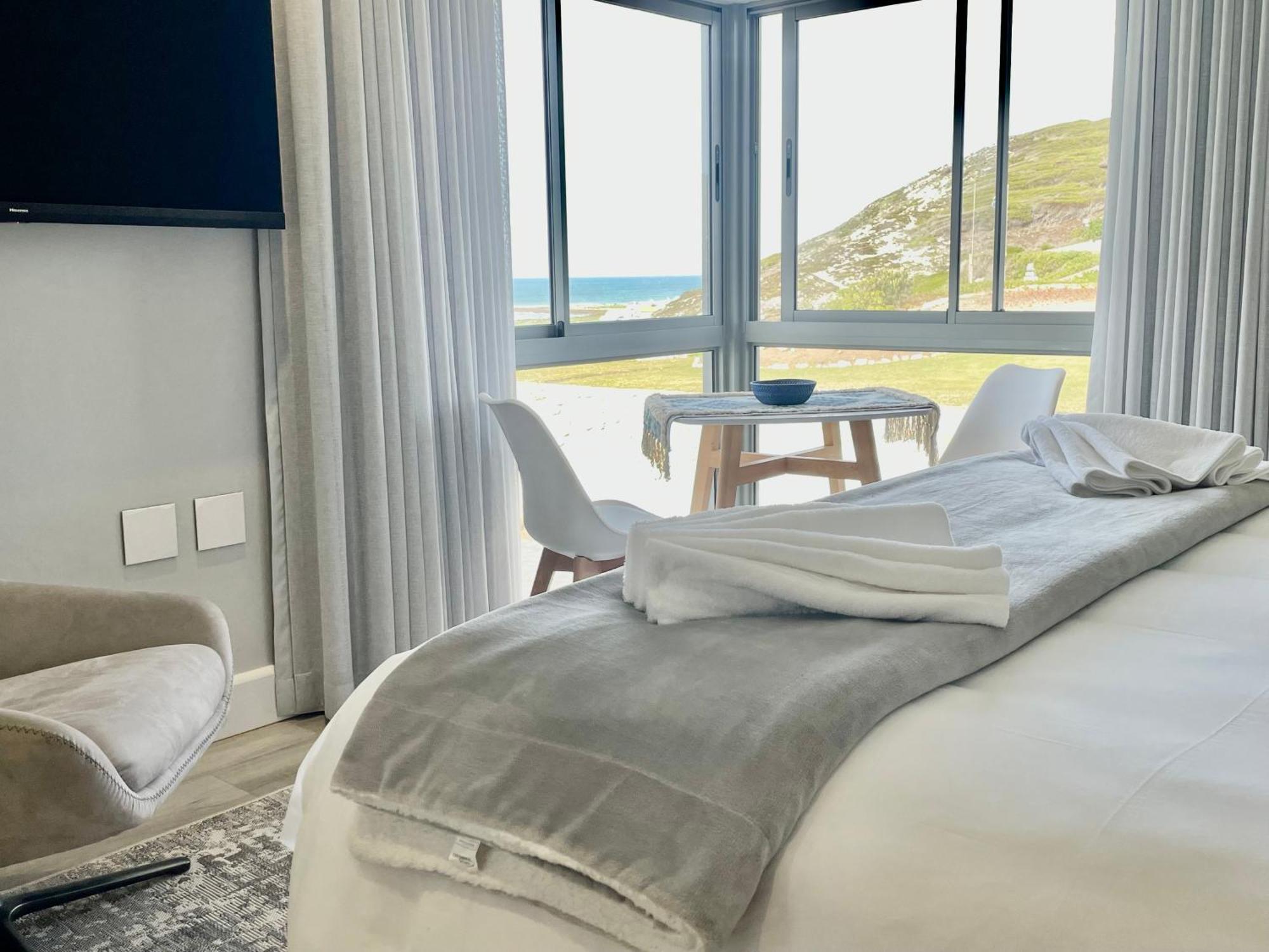 Hotel Cliff Haven Struisbaai Habitación foto